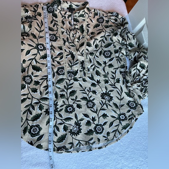 Ann Taylor Cream and Black Floral Blouse - Picture 8 of 10